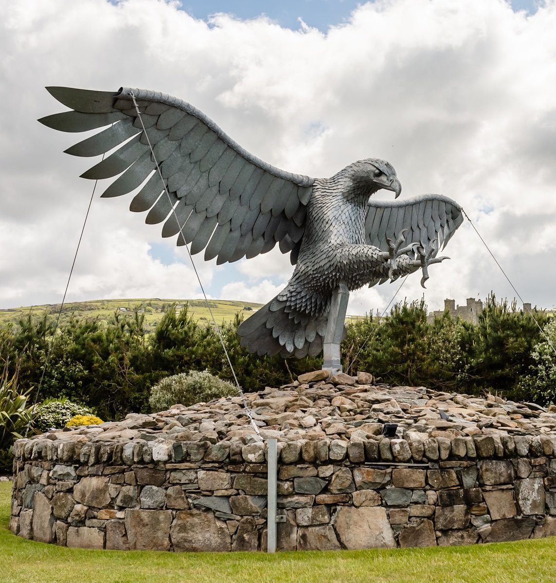 Eagle sculpture joins Dewi the Dragon in guarding Harlech caravan parks